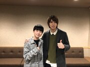 左から王道遊我役の石橋陽彩、ゴーハ社長役のはじめしゃちょー。