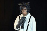 川上将大扮するレゴシ。