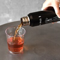 ステンレスボトル使用イメージ。