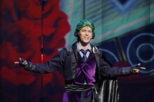 spi扮する大和アレクサンダー。