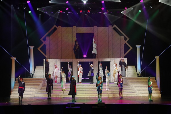 舞台「KING OF PRISM -Shiny Rose Stars-」より。