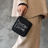 キューブポーチ使用イメージ。