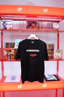 「マンガ UT 週刊ヤングジャンプ創刊40周年」のコーナー。中央は「キングダム」コラボTシャツ。