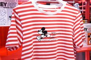 「Mickey Manga Art」より、手塚治虫のコラボTシャツ。