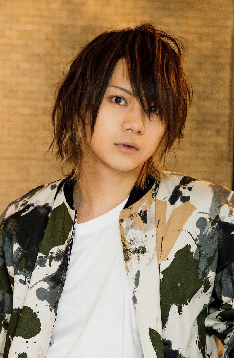 喪黒福造役の佐藤流司。