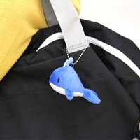 「『真中あお』のくじらぬいぐるみマスコット」使用イメージ