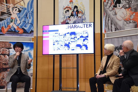 「TEZUKA2020」の新作マンガお披露目イベントの様子。