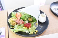 「愛に捧げる薔薇のブーケサラダ」