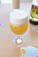 「チーズマンゴーティー」。ゴールドエアリーをイメージし、金粉があしらわれている。