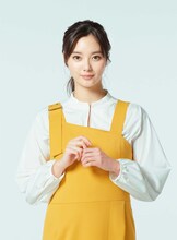 新川優愛扮する荻野爽。