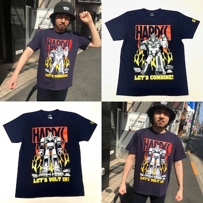 上半分が「超電磁ロボ コン・バトラーV（コンバイン・ネイビー）」とその着用イメージ。下半分が「超電磁マシーン ボルテスV（ボルトイン・ネイビー）」とその着用イメージ。