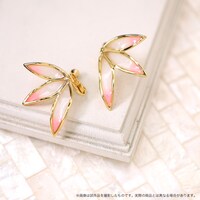 マーリンの耳飾りをイメージしたイヤリング。