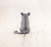 「子」になった草摩由希のフィギュア。