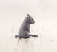 「子」になった草摩由希のフィギュア。