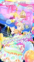 ライブゲーム中の新たな演出「プリたまキャッチ」。画面に現れた「プリたま」をタイミングよくボタンを押してキャッチ。