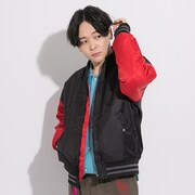 「雪音 クリス モデル ブルゾン」の着用イメージ。