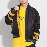 「立花 響 モデル ブルゾン」の着用イメージ。