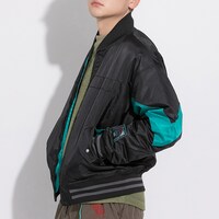 「暁 切歌 モデル ブルゾン」の着用イメージ。