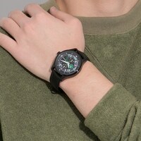 「暁 切歌 モデル 腕時計」の着用イメージ。