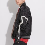 「マリア・カデンツァヴナ・イヴ モデル ブルゾン」の着用イメージ。