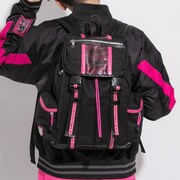 「月読 調 モデル ブルゾン」「月読 調 モデル リュック」の着用イメージ。