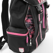 「月読 調 モデル リュック」