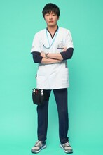 田中圭扮する瀬野章吾。