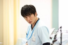 田中圭扮する瀬野章吾。