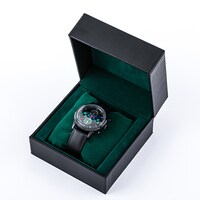 竈門炭治郎モデルの腕時計。