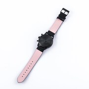 竈門禰豆子モデルの腕時計。