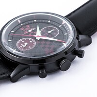 竈門禰豆子モデルの腕時計。