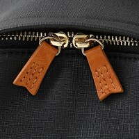 我妻善逸モデルのバッグ。