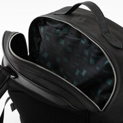 竈門炭治郎モデルのバッグ。