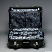 キャリーケースの内装。