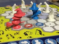 ボードゲーム「影の魔法と魔物たち」のプレイ風景。