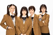 左から田鍋梨々花扮する中村美沙、桜田ひより扮する小泉さん、井頭愛海扮する大澤悠、井本彩花扮する高橋潤。
