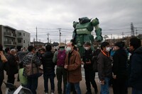 3月15日に行われた除幕式の様子。