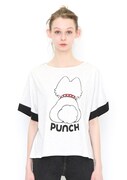 ショートスリーブTシャツ「パンチ」の着用イメージ。