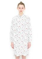 ワンピース「パンチ パターン」の着用イメージ。