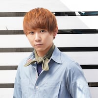 杉浦亮役の須賀健太。