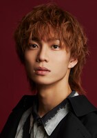 アーサー役の木津つばさ。