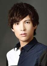 ヘンドリクセン役の輝馬。