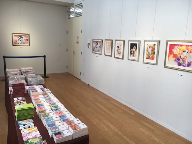 「ガラスの仮面」フェアの様子。