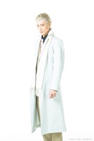 村田充扮するアーサー。