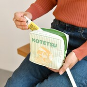 鏑木・T・虎徹モデルのキューブポーチ。