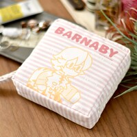 バーナービー・ブルックスJr.モデルのキューブポーチ。