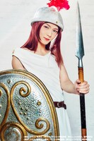 宮崎湧扮するアテナ。