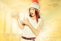 宮崎湧扮するアテナ。