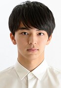 石垣光太郎役の藤原隆介。