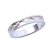 「黒か白か」をモチーフにしたリング。